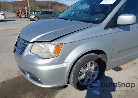 2012 Chrysler Town & Country Touring z USA, uszkodzony, nr VIN 2C4RC1BG1CR158310